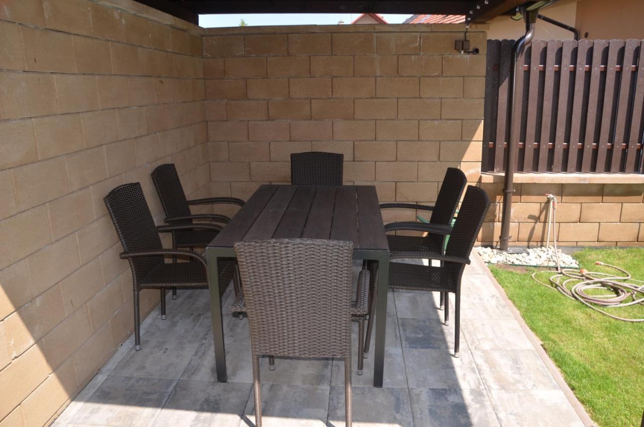 Apartmany Za Dvorem Velké Pavlovice Exteriör bild