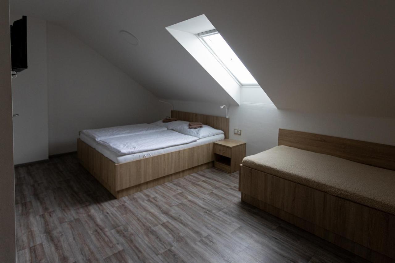 Apartmany Za Dvorem Velké Pavlovice Exteriör bild