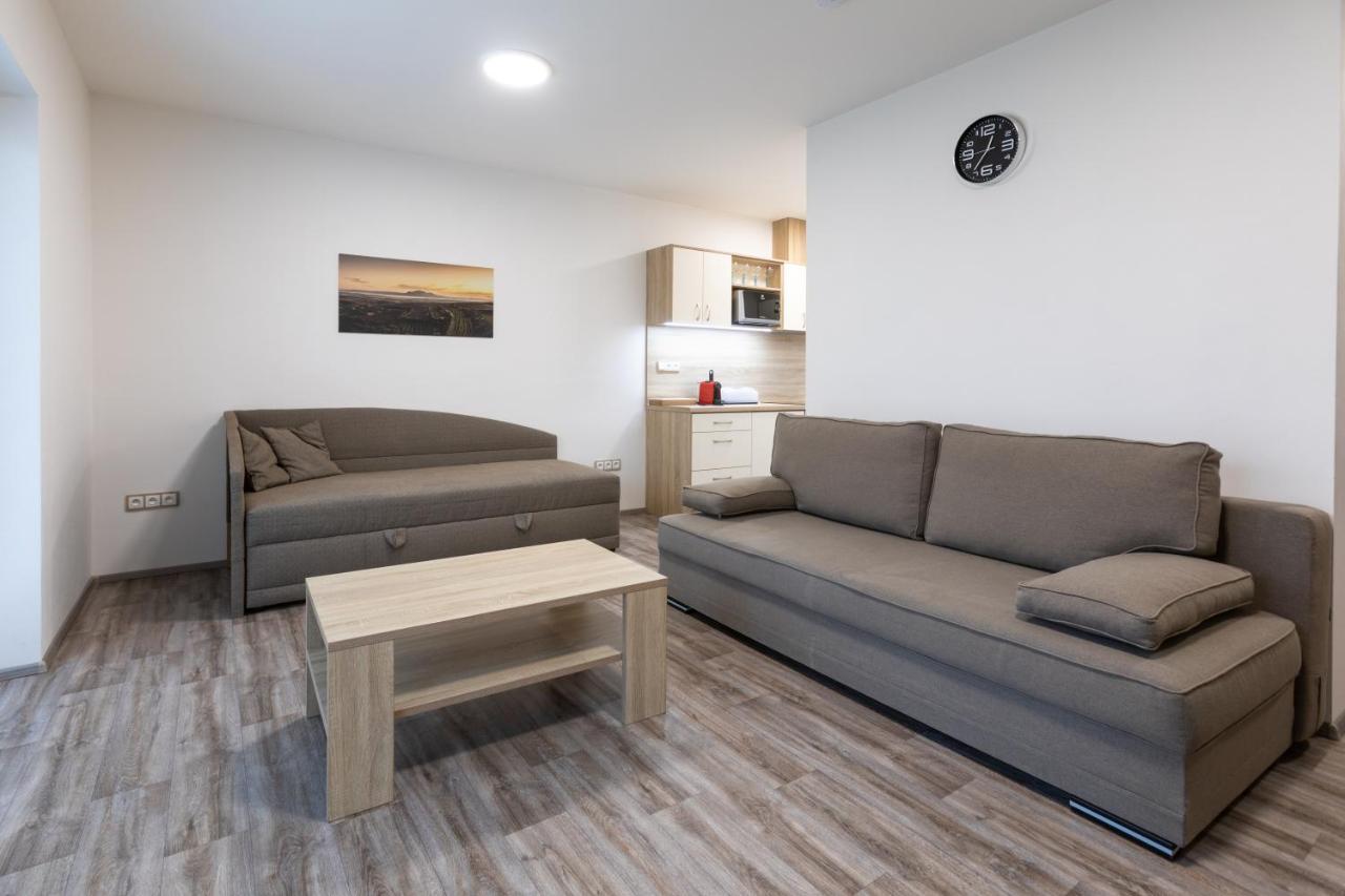 Apartmany Za Dvorem Velké Pavlovice Exteriör bild